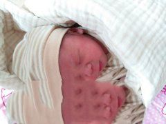 三年求子梦，在耿若实现，恭喜陈女士